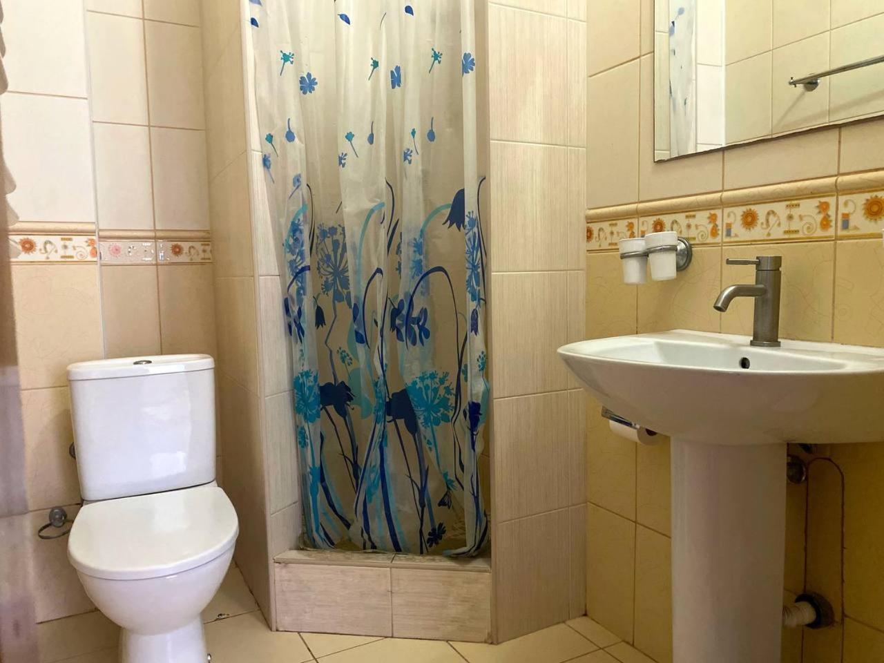 Suite,1534714711:JPEG